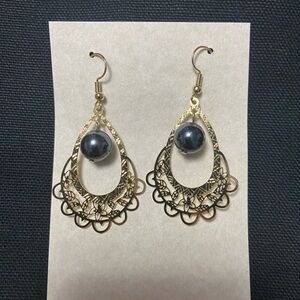 Flower With Shell Pearl Hamilton Gold Earrings (New)